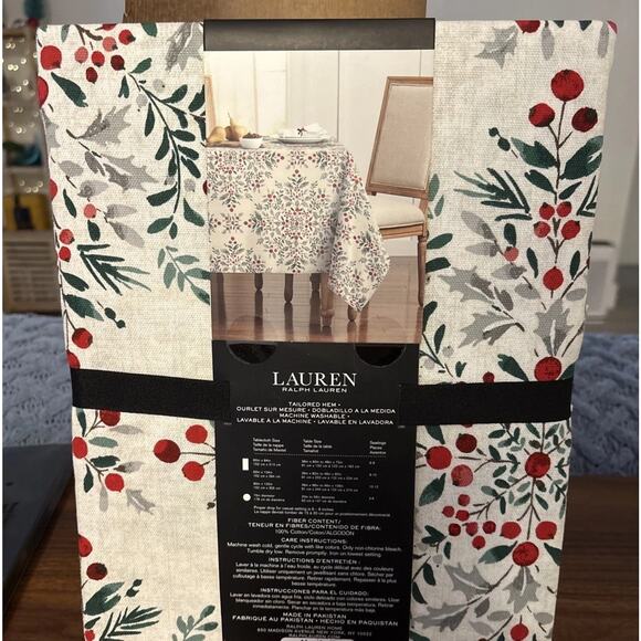 New Lauren Ralph Lauren Christmas Tablecloth 60” x 84” Holiday Holly Red Green - Picture 3 of 5
